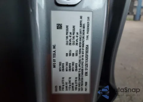 2025 Tesla Model 3 z USA, uszkodzony, nr VIN 5YJ3E1EAXSF993954